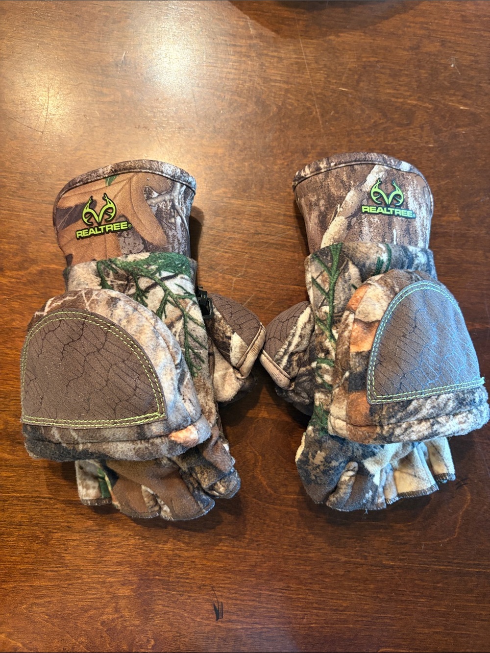 Realtree Kids Camouflage Flip-Mitt Gloves in Brown and Green